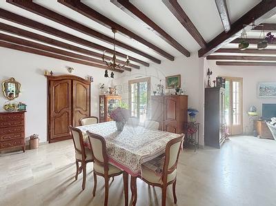 Demeure - 221 m² - 7 pièces