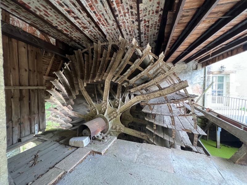 Moulin - 600 m² - 14 pièces