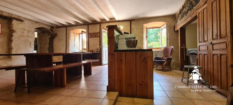 Maison en pierre - 221 m² - 9 pièces