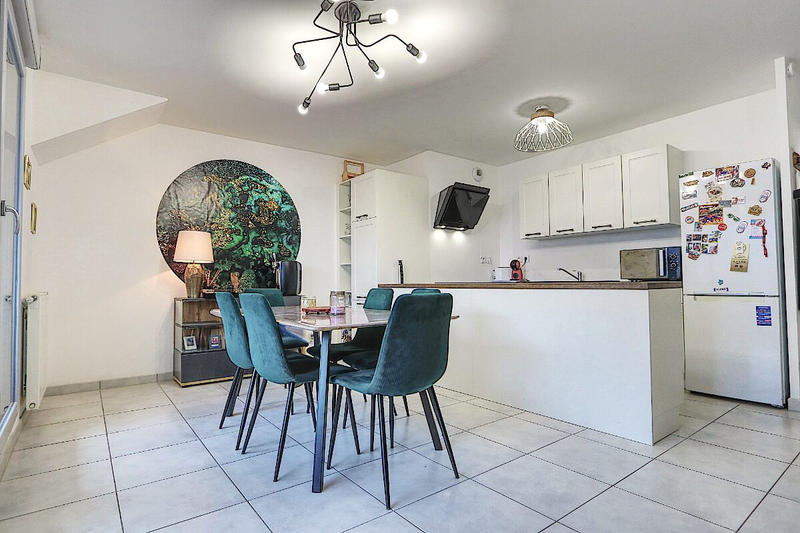 Appartement - 80 m² - 4 pièces