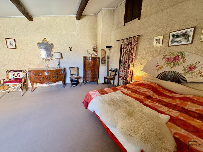 Maison ancienne - 262 m² - 8 pièces