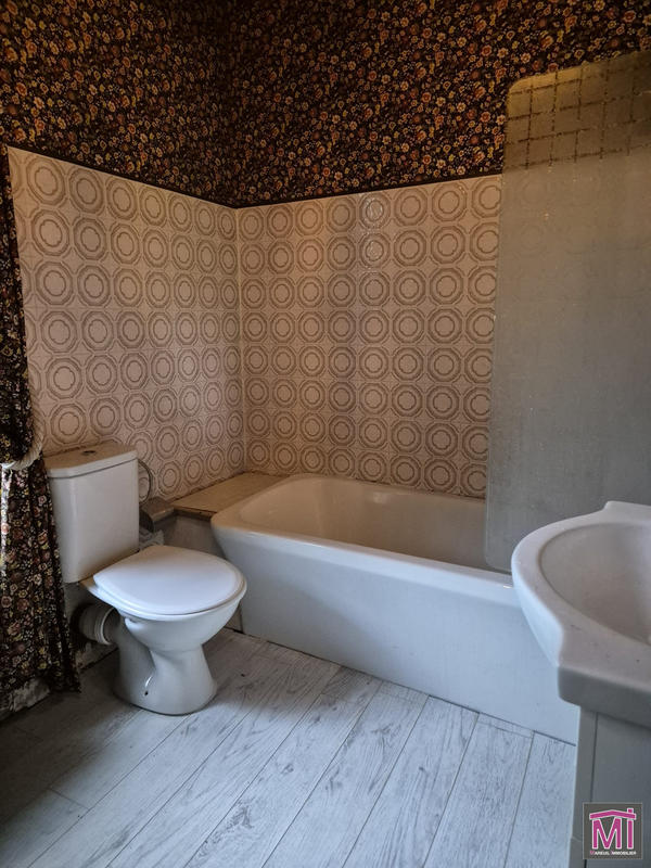 Maison - 264 m² - 12 pièces