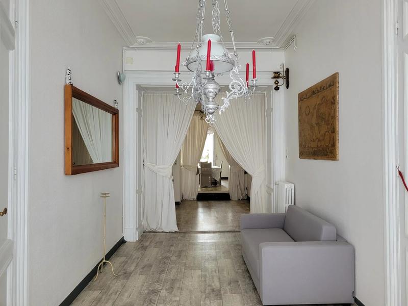 Maison - 470 m² - 18 pièces