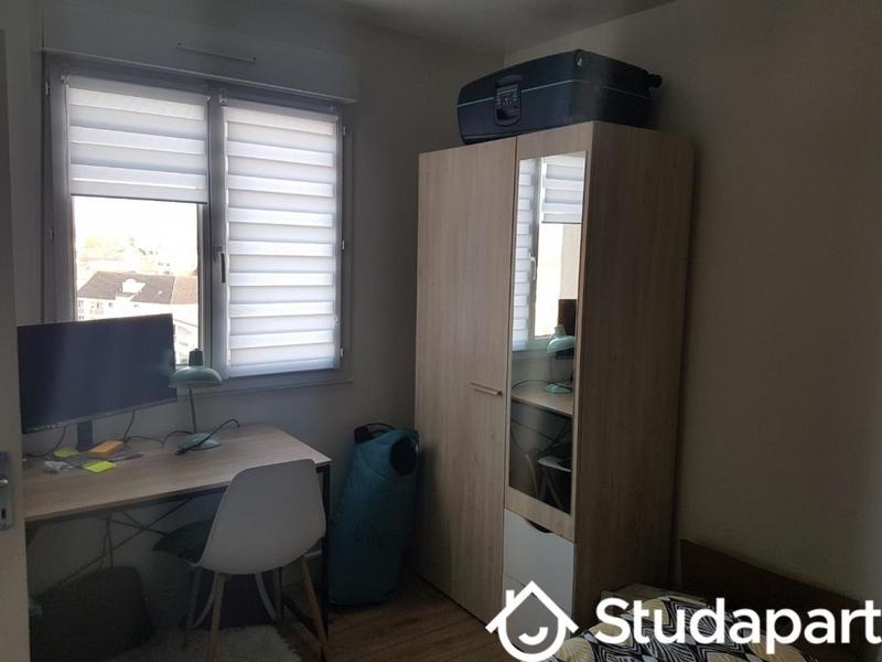 Chambre - 10 m² - 1 pièce