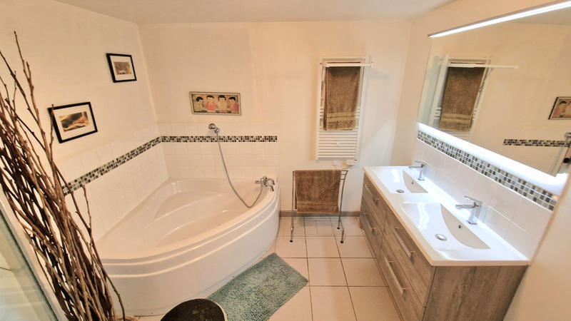 Maison - 121 m² - 5 pièces