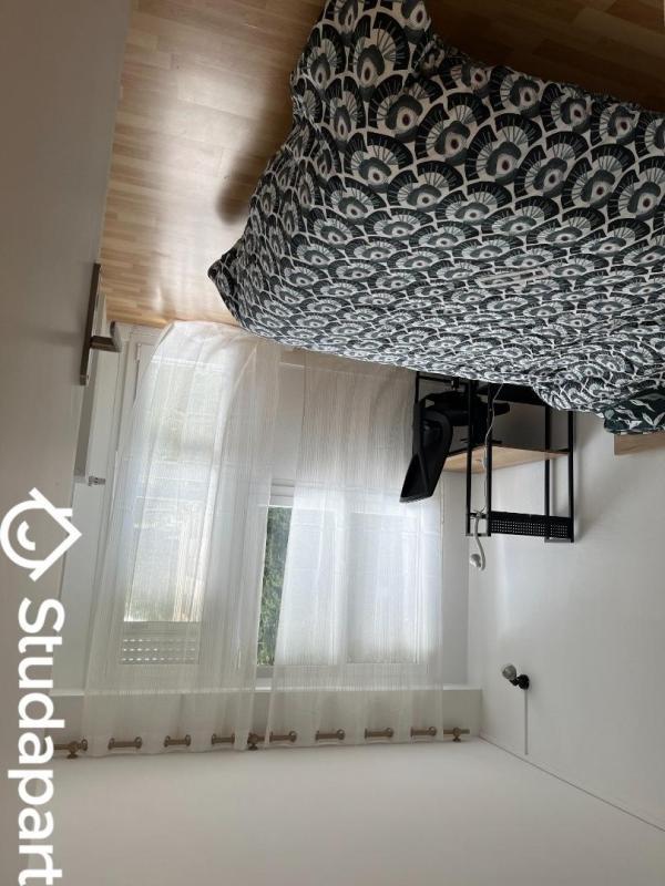 Chambre - 11 m² - 1 pièce