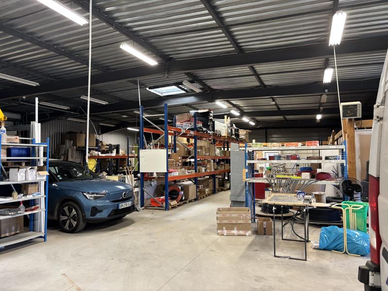 Local d'activités - 1 000 m²
