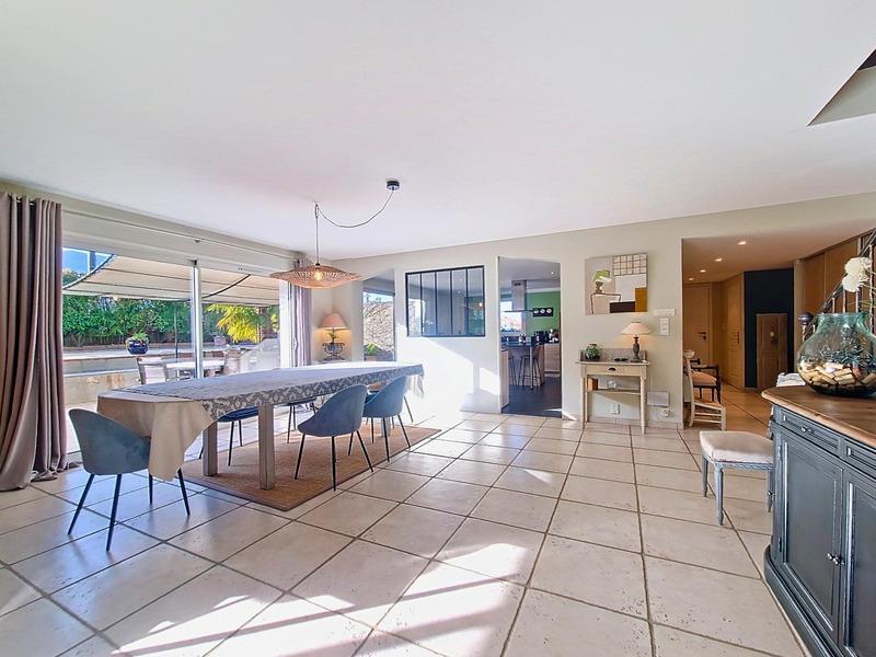 Maison - 310 m² - 8 pièces