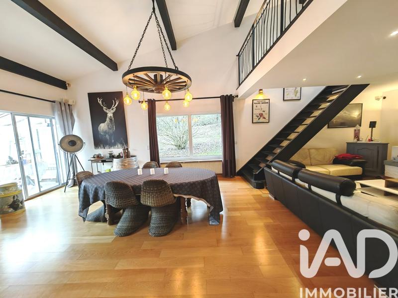 Maison - 318 m² - 8 pièces