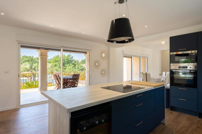 Propriété - 210 m² - 5 pièces