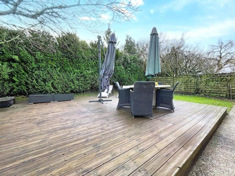 Maison - 226 m² - 7 pièces