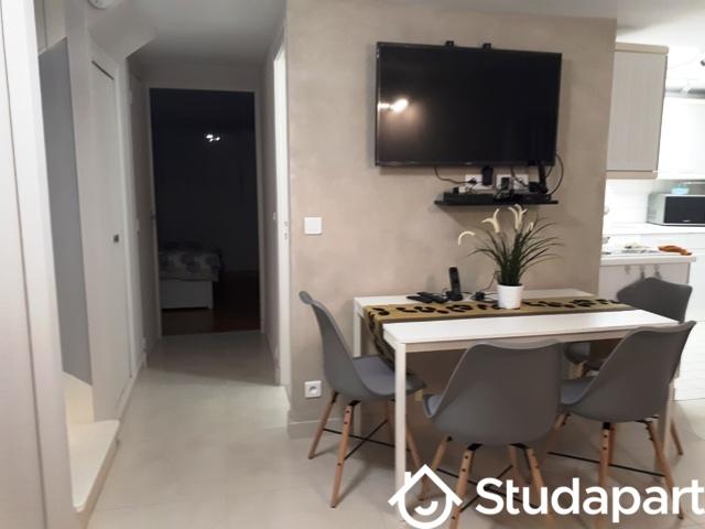 Chambre - 11 m² - 1 pièce