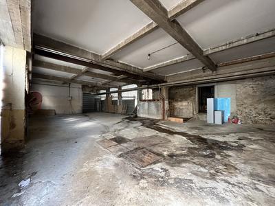 Entrepôt - 220 m²