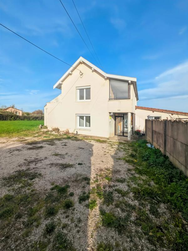 Maison - 140 m² - 5 pièces