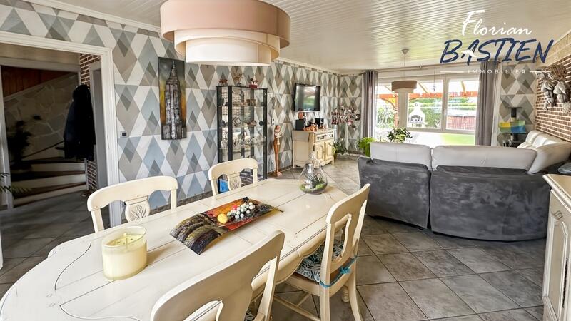 Maison - 89 m² - 5 pièces