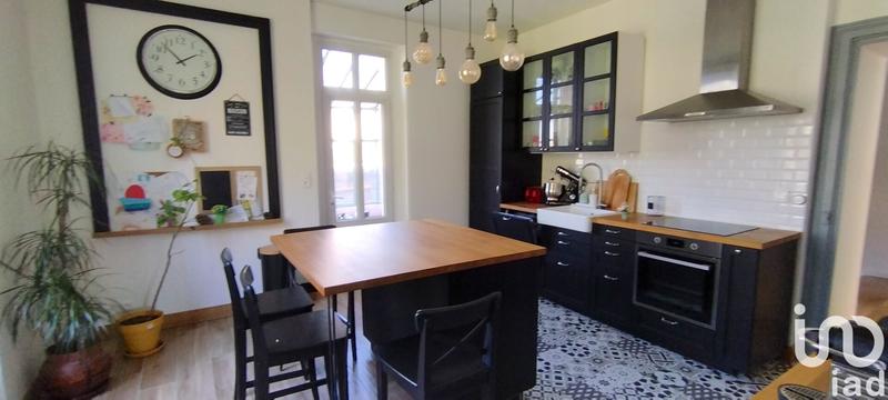 Maison - 205 m² - 9 pièces