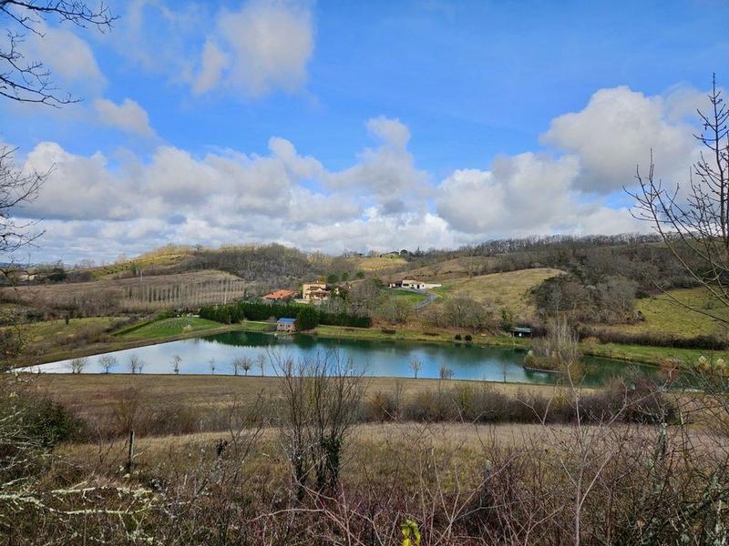 Propriété - 936 m² - 23 pièces