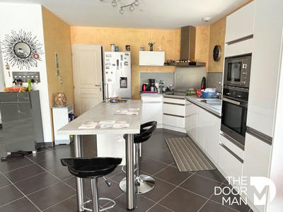 Maison - 136 m² - 5 pièces