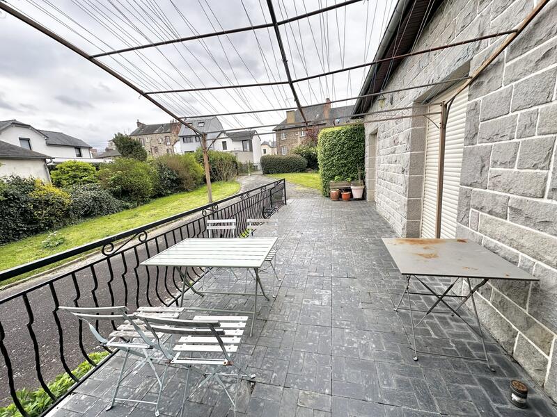 Maison - 90 m² - 5 pièces