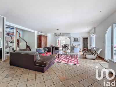 Maison - 239 m² - 9 pièces