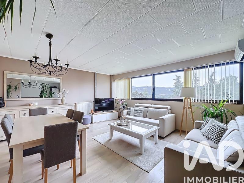 Appartement - 80 m² - 4 pièces