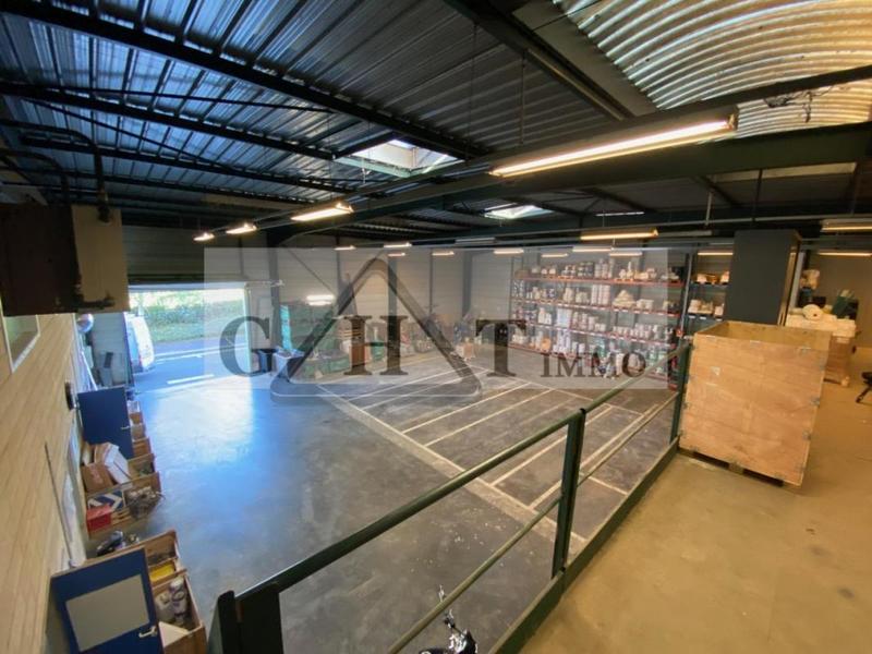 Entrepôt - 751 m²