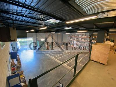 Entrepôt - 751 m²