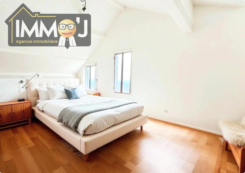 Maison - 210 m² - 4 pièces