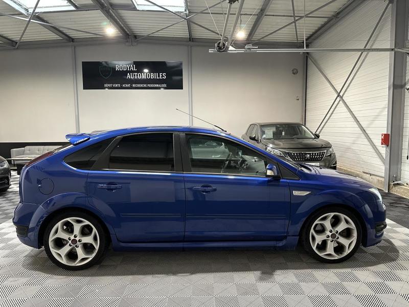 Ford Focus II Hatchback St 2.5 I 225cv