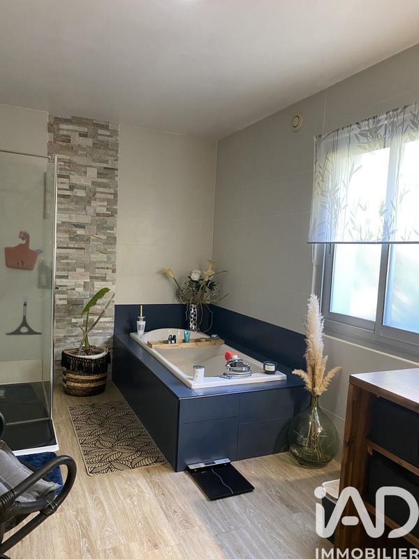 Maison - 166 m² - 9 pièces