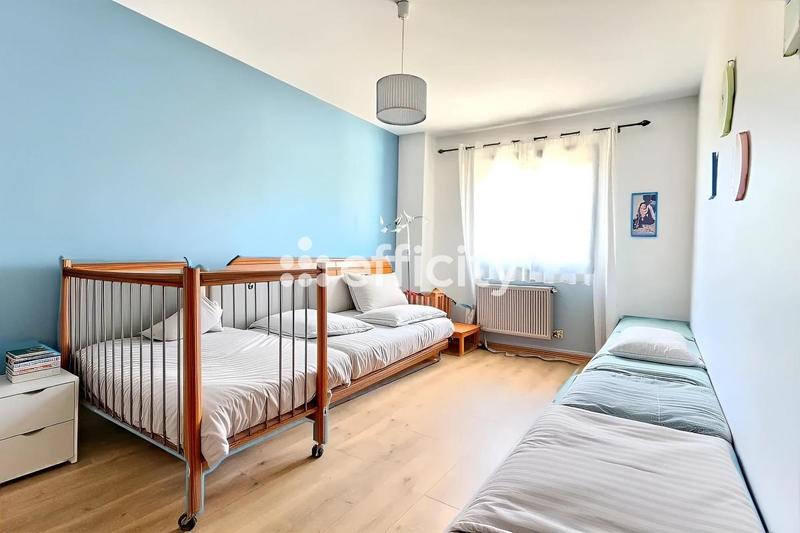 Pavillon - 211 m² - 8 pièces