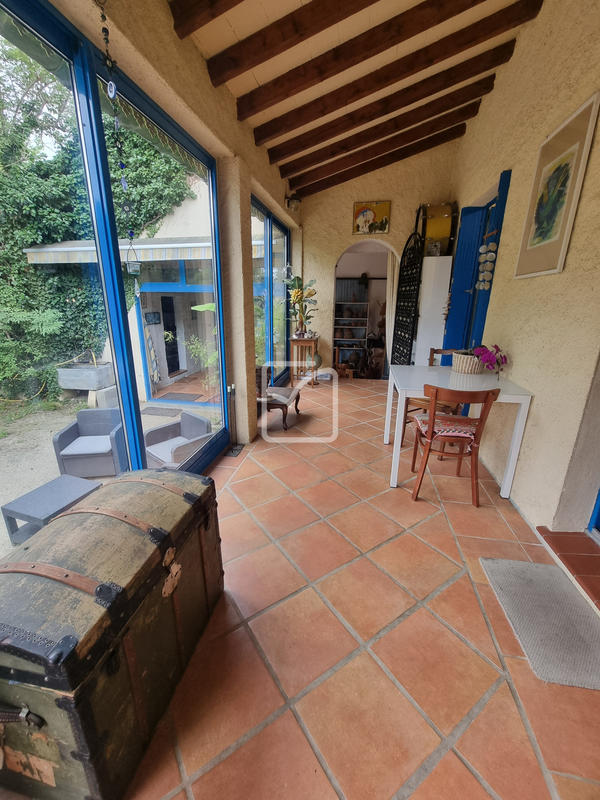 Propriété - 215 m² - 9 pièces