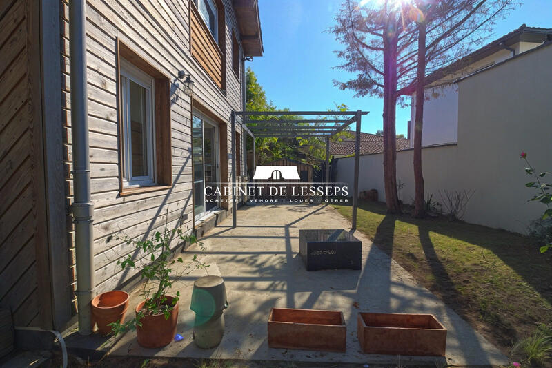 Maison - 90 m² - 4 pièces