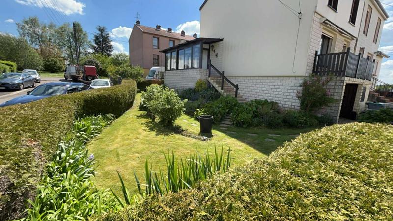 Maison - 100 m² - 5 pièces