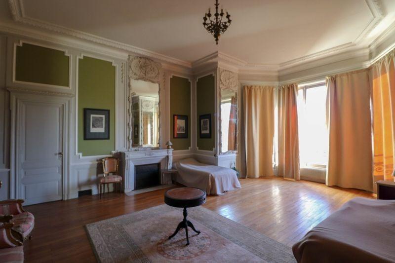 Manoir - 2 000 m² - 40 pièces