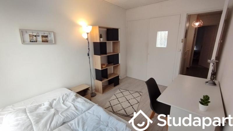 Chambre - 11 m² - 1 pièce