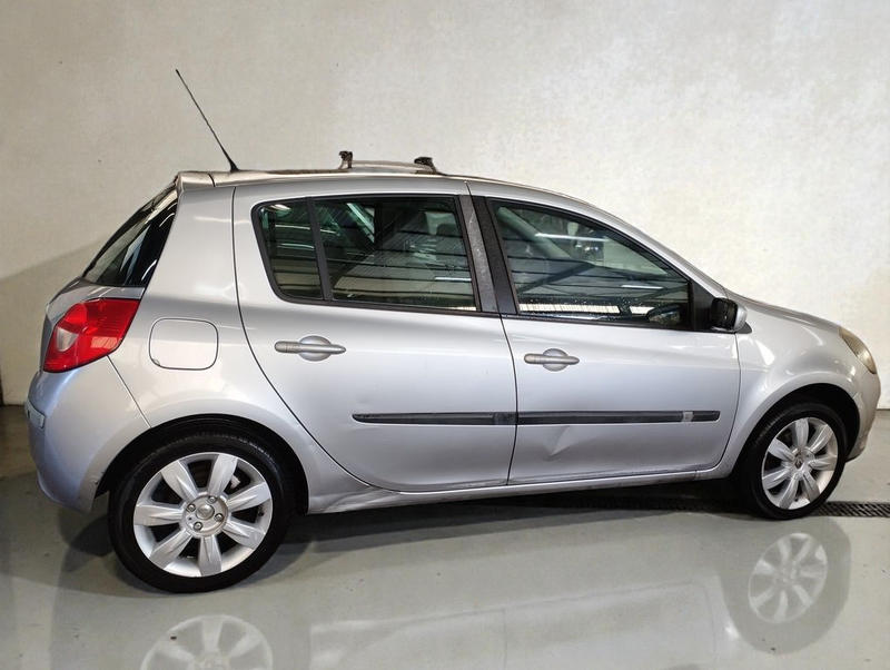 Renault Clio III 1.2 Tce 100 Privilege 5p