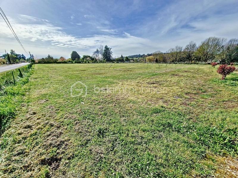 Terrain constructible - 13 288 m²