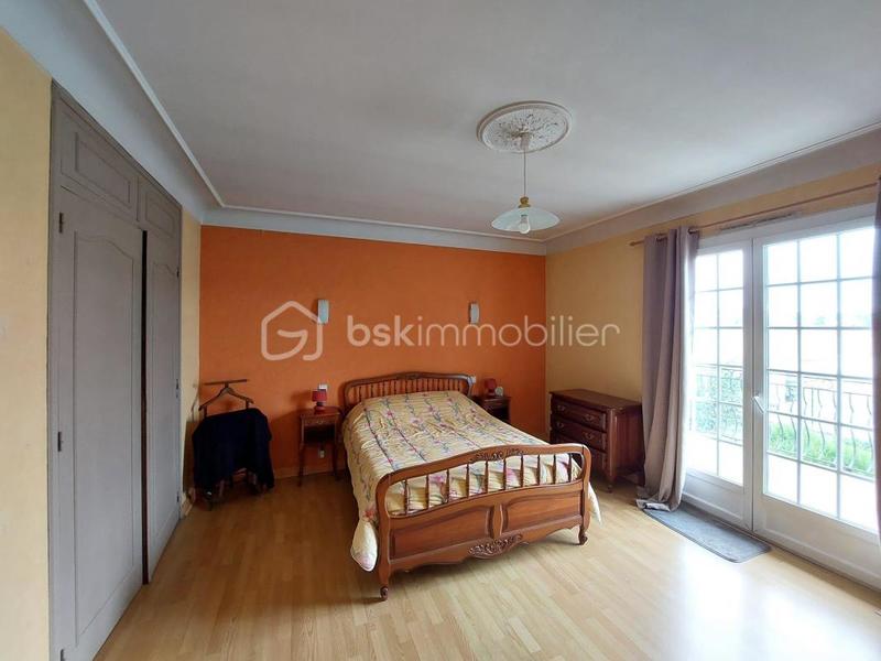 Maison - 300 m² - 10 pièces