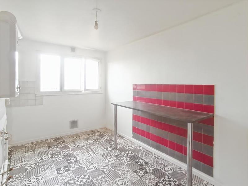 Appartement - 90 m² - 5 pièces