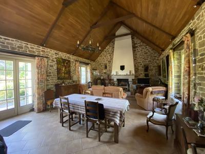 Maison - 143 m² - 6 pièces