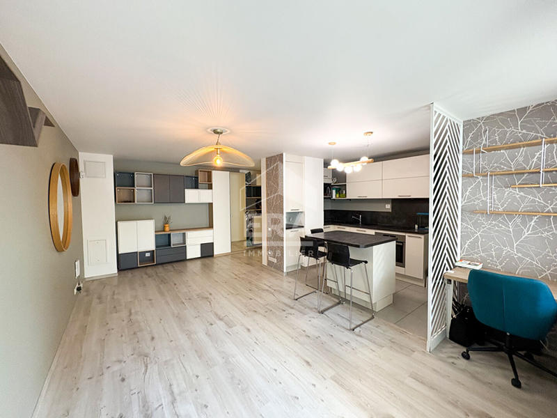 Appartement - 85 m² - 4 pièces