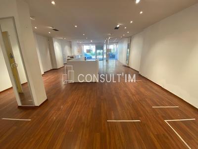 Local commercial - 200 m²