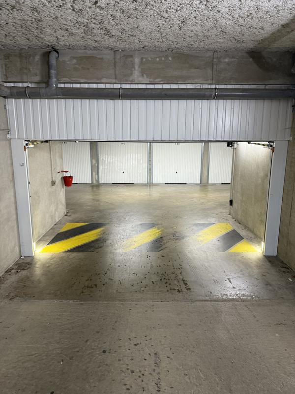 Parking / Garage - 1 m²