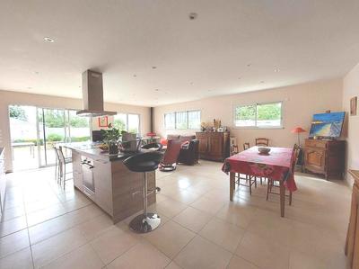 Maison traditionnelle - 124 m² - 6 pièces