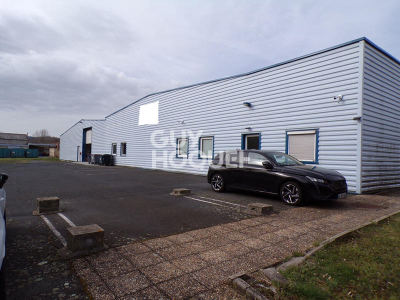 Local d'activité / Entrepôt - 1 125 m² - 10 pièces