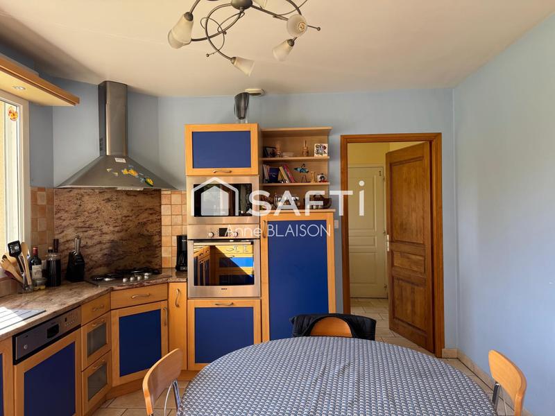 Maison - 211 m² - 7 pièces