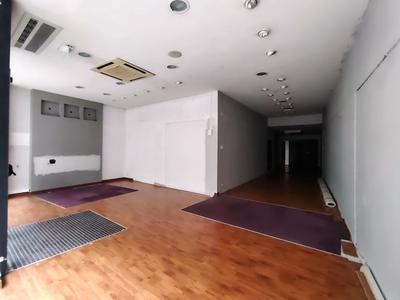 Local commercial - 142 m² - 3 pièces