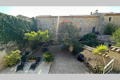 Maison - 280 m² - 11 pièces