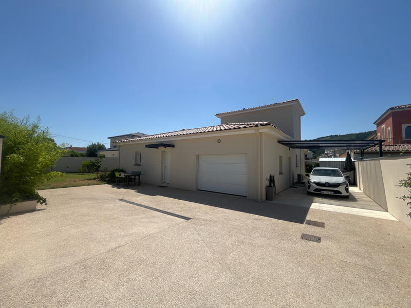 Maison - 99 m² - 4 pièces